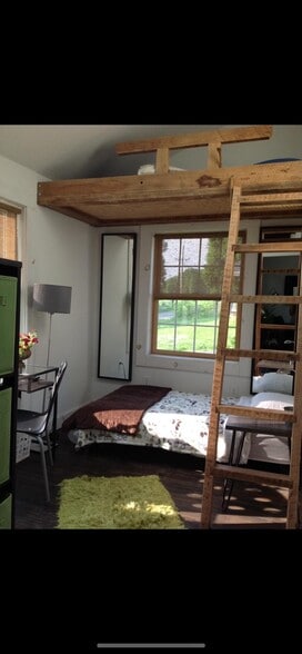 Building Photo - 128 N Putt Corners Rd