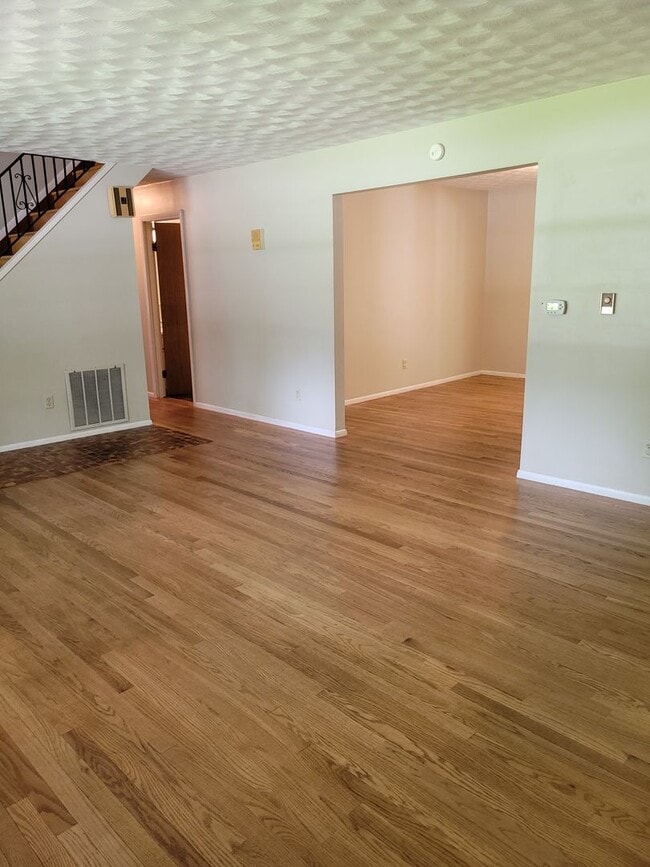 Building Photo - 3915 S Orchard Ct