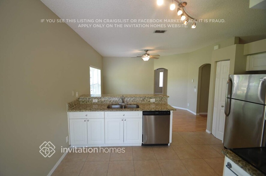 Building Photo - 6051 NW 41st Dr