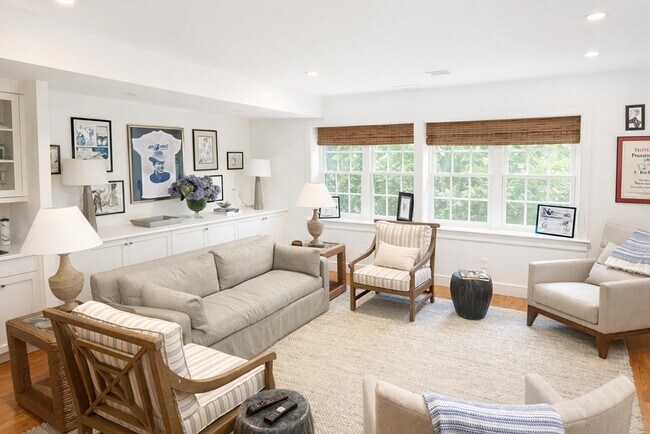 Building Photo - 44 Main St