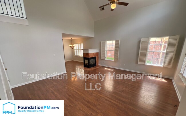 Building Photo - 1066 W Montebello Cir