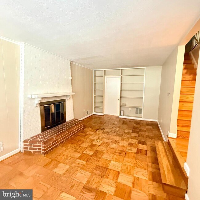 Building Photo - 14605 Nadine Dr
