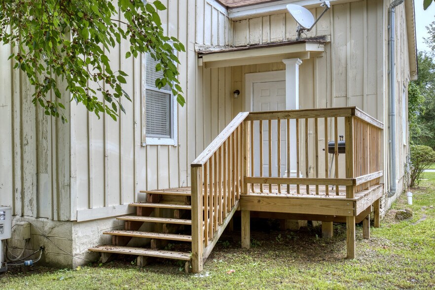 Building Photo - 707 2nd Ave