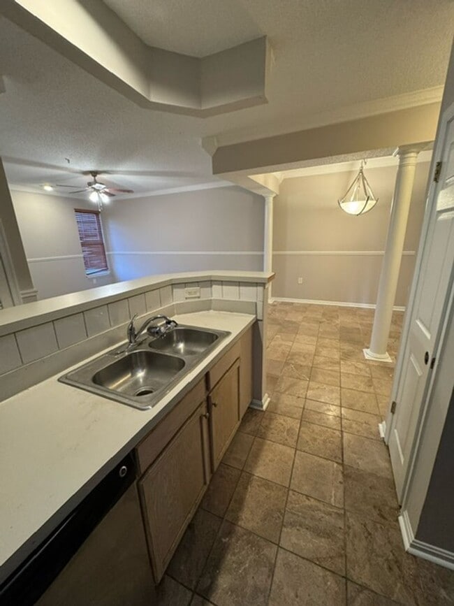 Building Photo - Condo for rent in Windsor Mill!