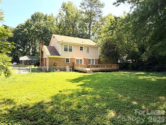Building Photo - 5016 Vescova Ct