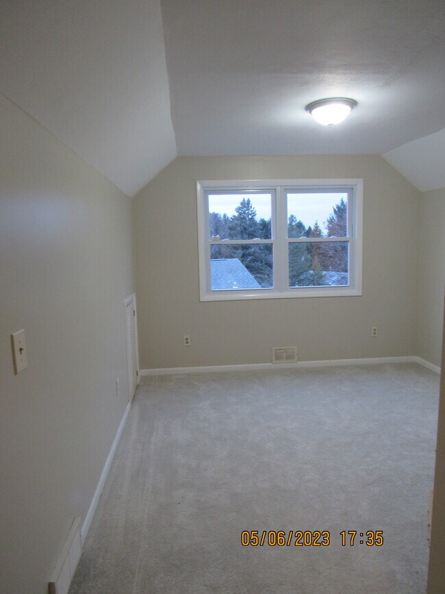 Building Photo - 63 Beacon Hills Dr N