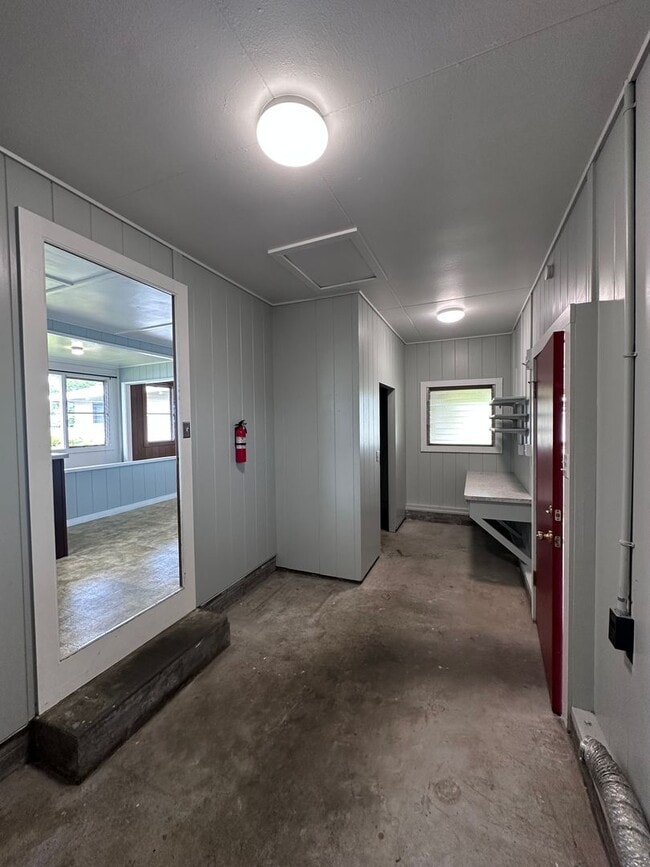 Building Photo - 123 Punahele St