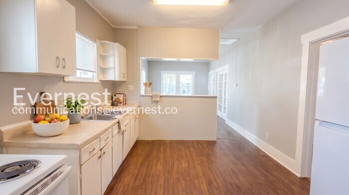 Building Photo - 1007 Archer St