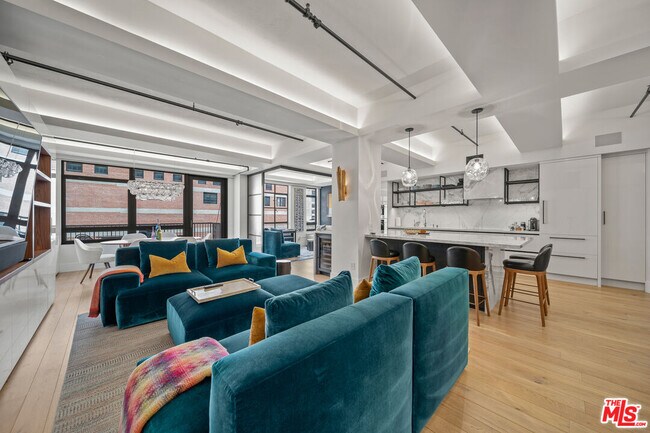 Building Photo - 849 S Broadway
