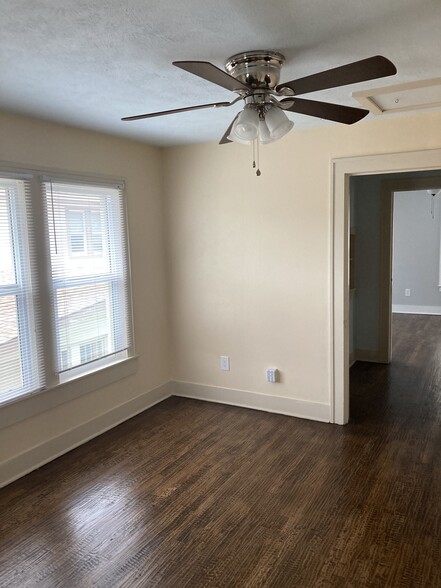 Living Room/Dining Room - 2506 Wabash Ave