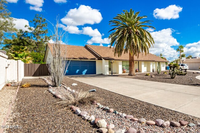 Building Photo - 4912 E Friess Dr