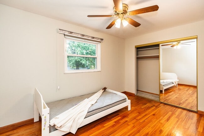 Building Photo - Spacious 4-Bed, 2.5-Bath Split-Level Home