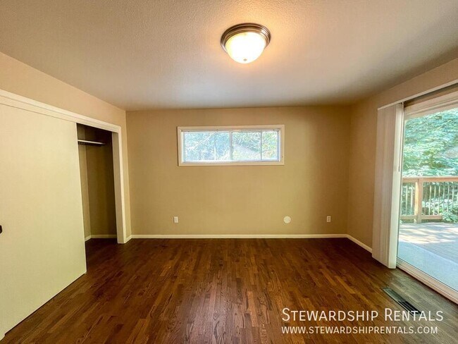 Building Photo - 1800 Sylvan St