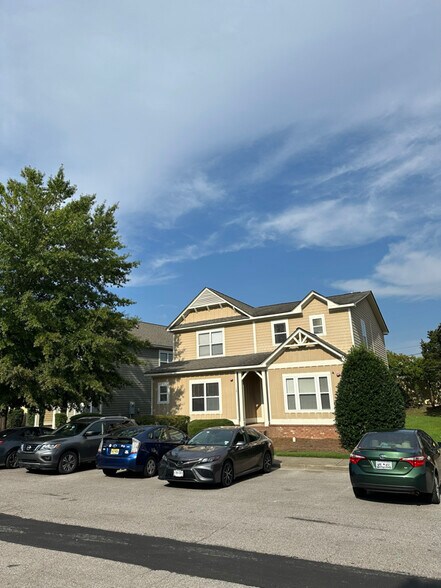 Building Photo - 1929 Bluff Rd