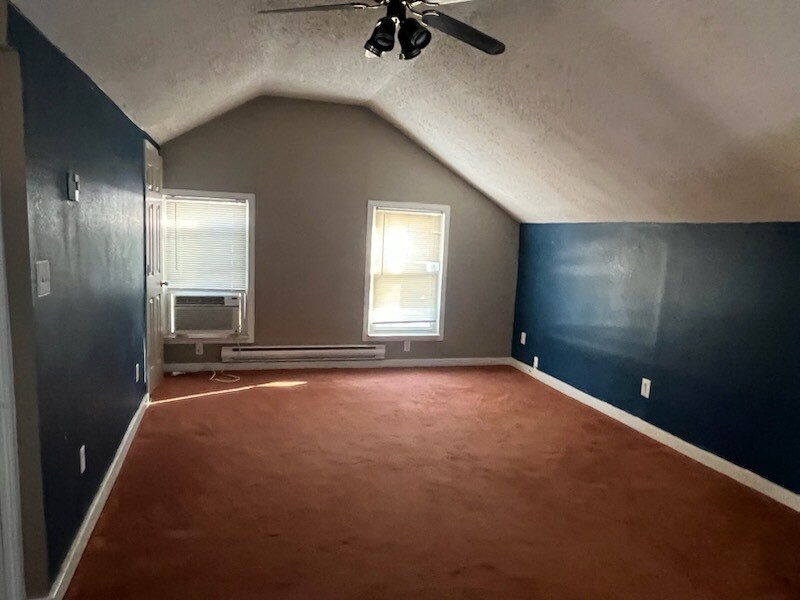 Building Photo - 318 S Bailey St