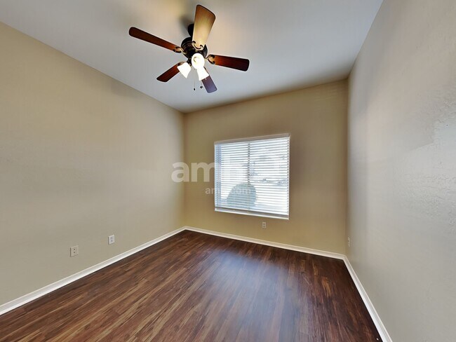 Building Photo - 5321 W Grenadine Rd