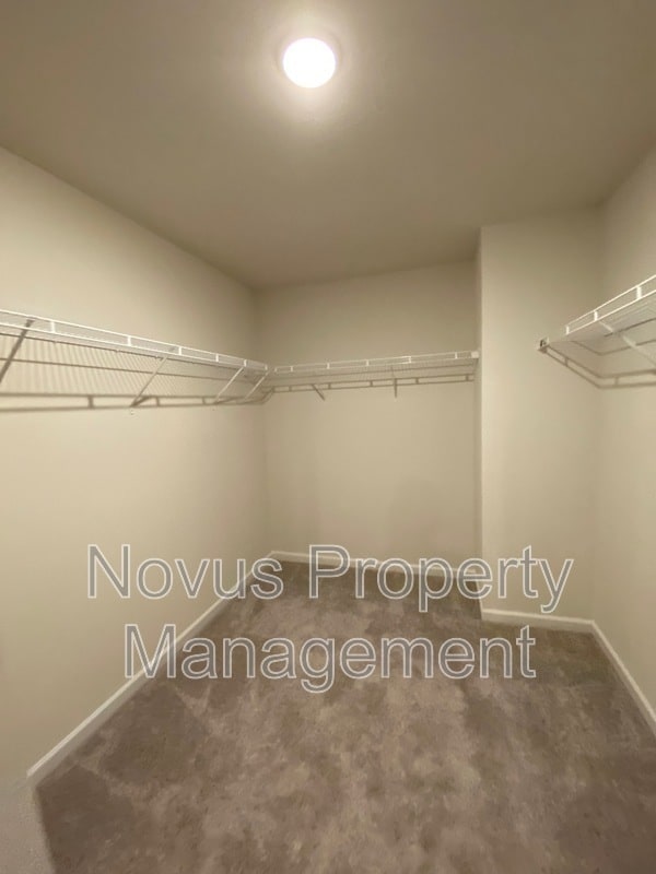 Building Photo - 1182 Westhampton Wy