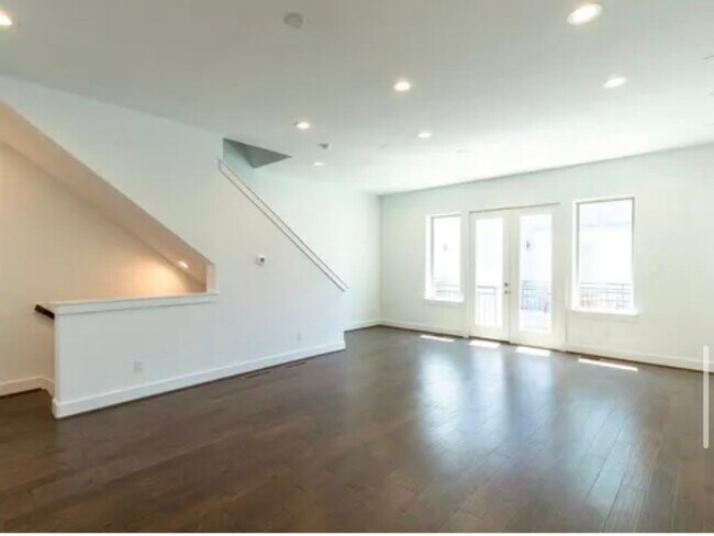 Building Photo - 2208 McGowen St