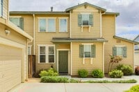 Building Photo - STUNNING Gated 3 Bed/2.5 Bath Soledad Home