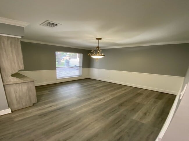 Building Photo - 12803 Cloverwood Dr