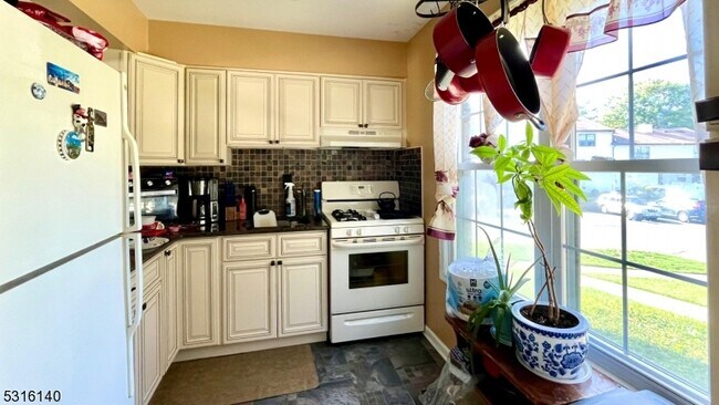 Building Photo - 188 Riva Dr