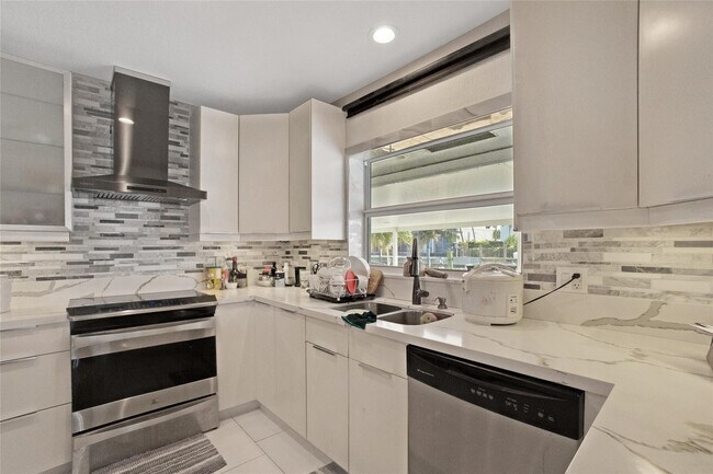 Building Photo - 1311 NE 27th Way