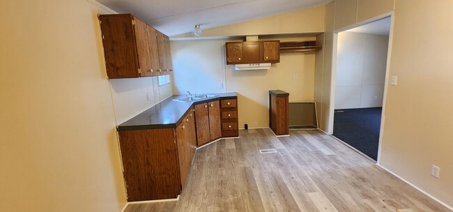 Building Photo - Available now, three bed two full bath sin...