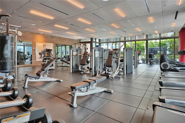 Building Photo - 1080 Brickell Ave