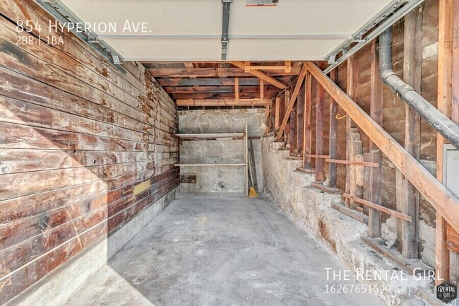 Building Photo - 854 Hyperion Ave