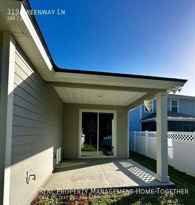 Building Photo - 319 Greenway Ln
