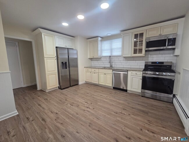 Building Photo - 55 Glendale Rd