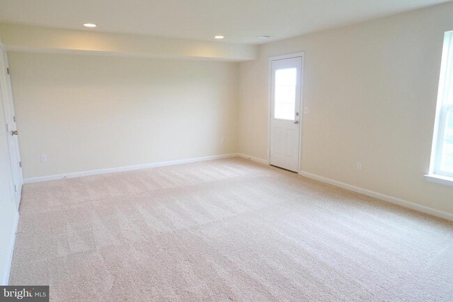 Building Photo - 48 Niblick Square