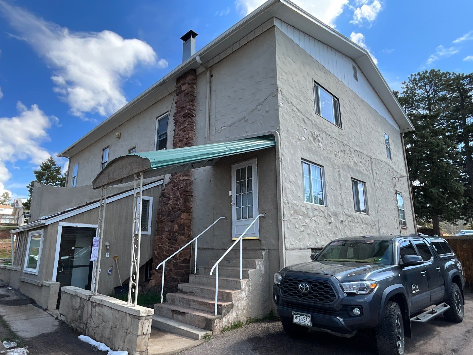 Building Photo - 115 N Park St