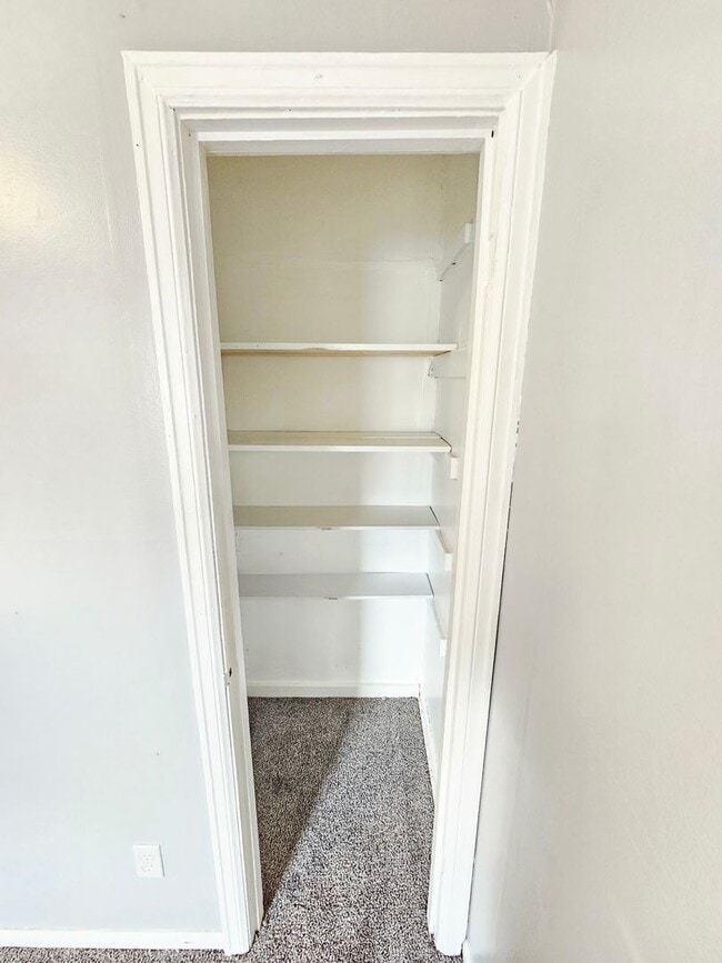 Building Photo - Move-In Ready 2BR/1BA Home w/ 2-Car Garage | Recently Updated