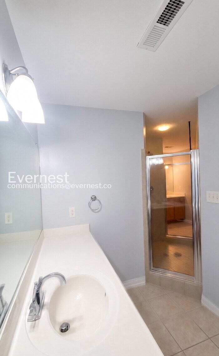 Building Photo - 13901 Riverdowns N Ct