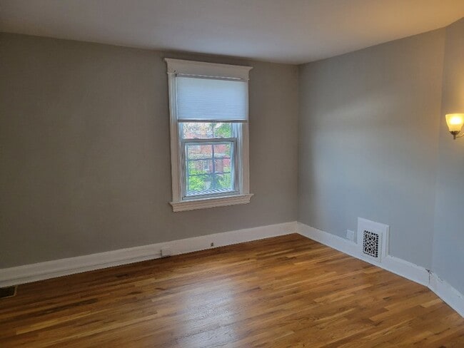 Building Photo - 2212 Washington Ave