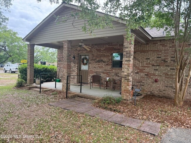 Building Photo - 4294 Popp's Ferry Rd