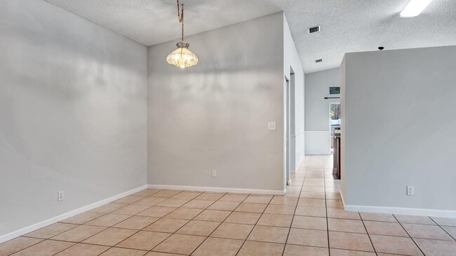 Building Photo - 8071 Stirrup Cay Ct