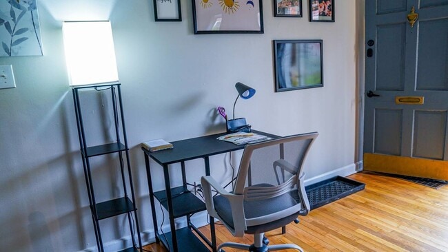 Building Photo - 1746 E Broad St