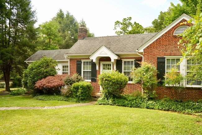 Primary Photo - 2205 Stadium Rd