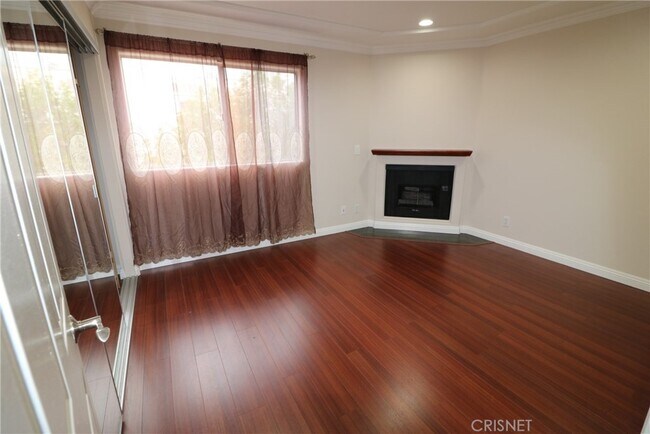 Building Photo - 14631 Dickens St