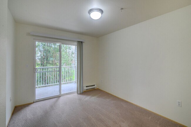 Building Photo - FREE RENT! Get one month FREE, THIS WON'T ...
