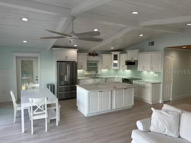 Building Photo - 5 Park Ave