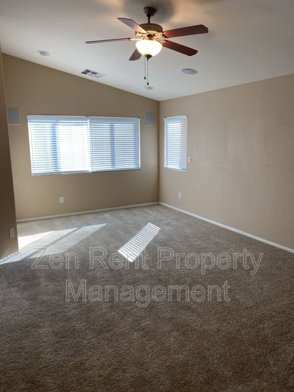 Building Photo - 2541 W Canyon Way