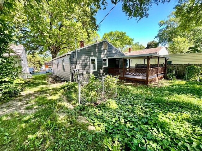 Building Photo - 4514 Monroe Ave