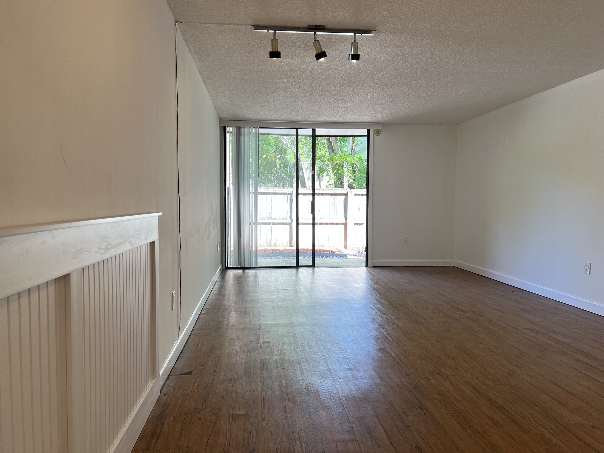 Building Photo - 701 SW 75th St