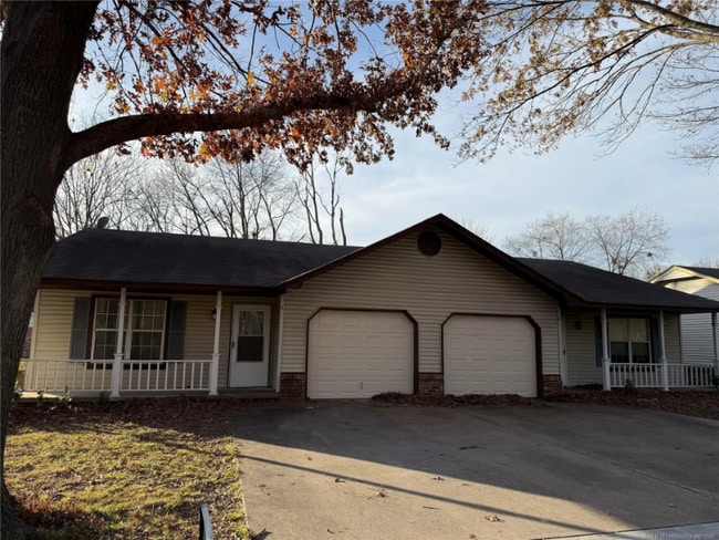 Building Photo - 2403 N Jay St