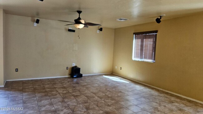 Building Photo - Rancho Valencia 3 bedroom, 2 bath unfurnis...