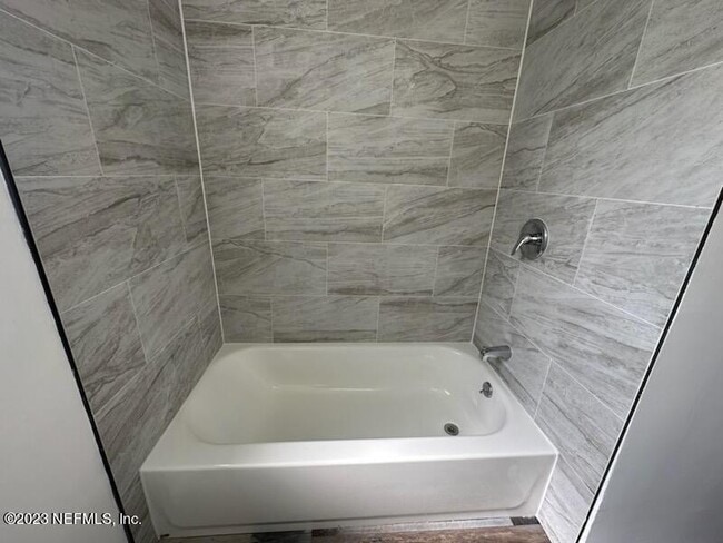 Building Photo - 3427 Rogero Rd