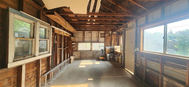 Building Photo - 2709 W Irene St